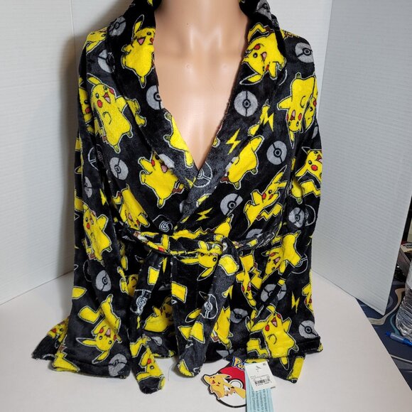Pokemon Pikachu Fleece Robe Youth Size Large NWT - Picture 1 of 7